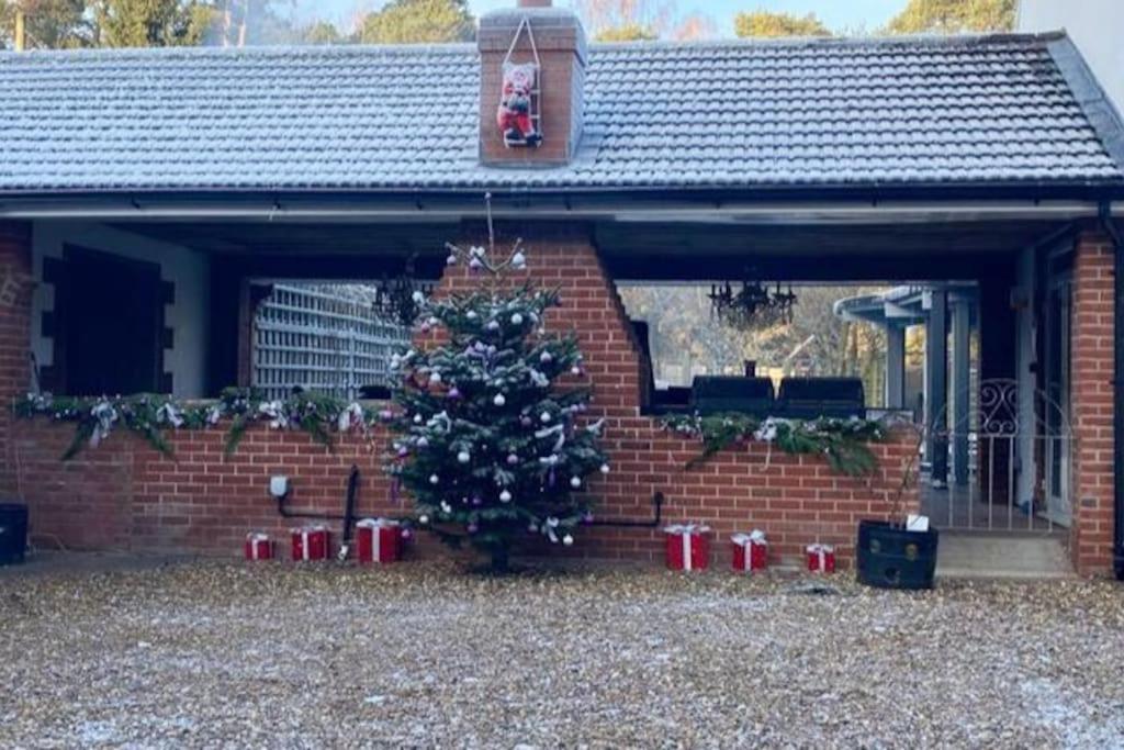 Hen & Stag Retreat Weekend Stay Sleeps 10 To 30 Thetford Esterno foto