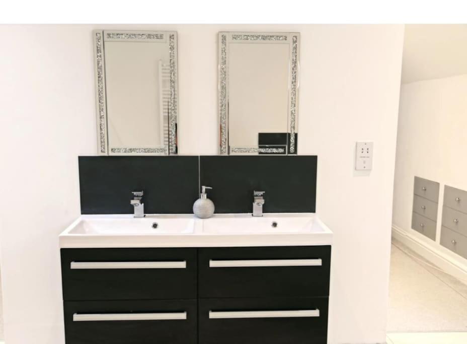 Hen & Stag Retreat Weekend Stay Sleeps 10 To 30 Thetford Esterno foto