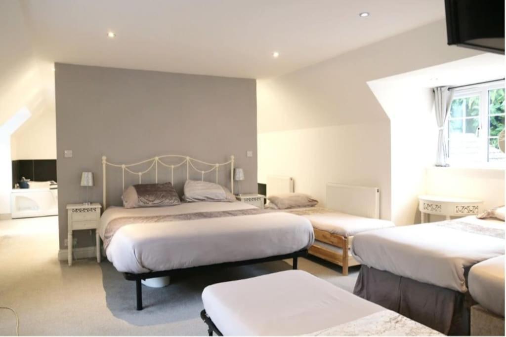 Hen & Stag Retreat Weekend Stay Sleeps 10 To 30 Thetford Esterno foto