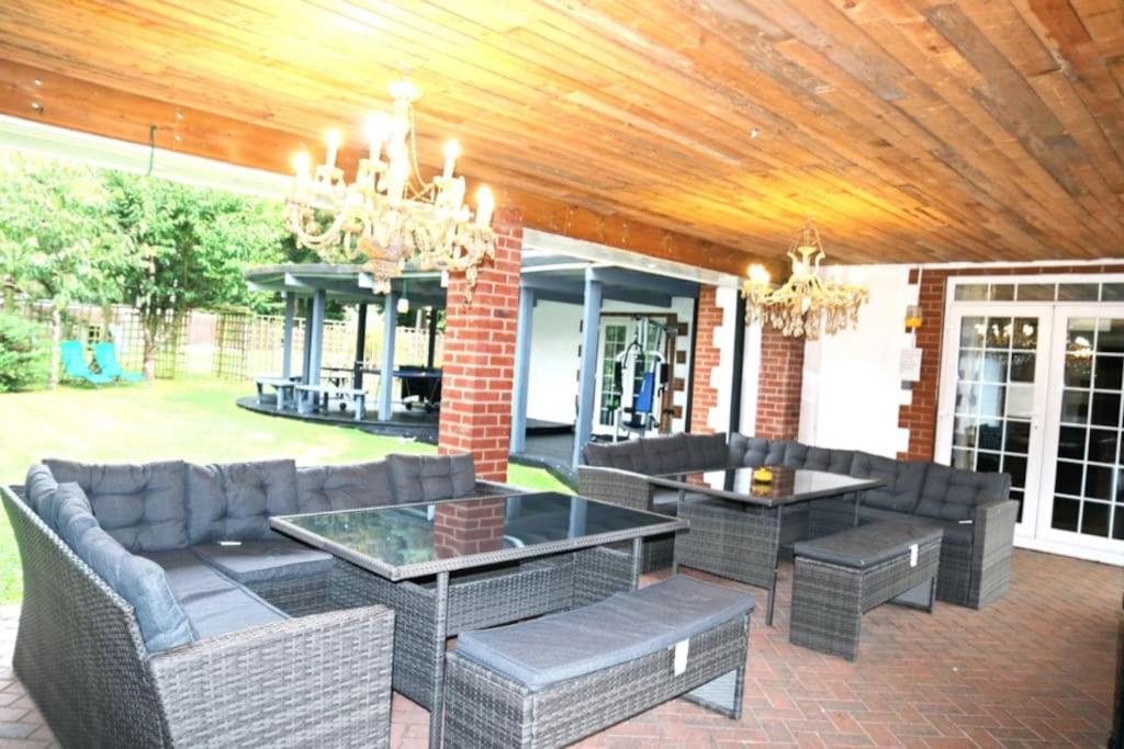 Hen & Stag Retreat Weekend Stay Sleeps 10 To 30 Thetford Esterno foto